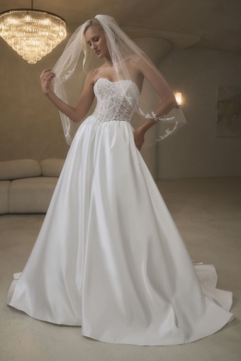 Casablanca Bridal #2636 #4 Diamond White/Nude/Ivory thumbnail