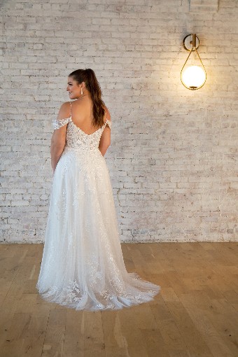 Essense of Australia #7447 #8 default (IVBC-PL) Ivory Lace & Tulle ov Biscotti Gown w Porcelain Tulle Plunge thumbnail