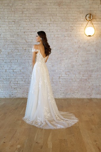 Essense of Australia #7447 #3 (IVBC-PL) Ivory Lace & Tulle ov Biscotti Gown w Porcelain Tulle Plunge thumbnail