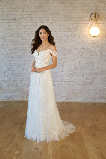 Essense of Australia #7447 #2 (IVBC-PL) Ivory Lace & Tulle ov Biscotti Gown w Porcelain Tulle Plunge thumbnail