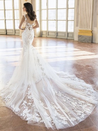 Enzoani #TORIANNE #1 Ivory/Ivory/Nude thumbnail