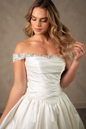 Essense of Australia #D4613 #3 default (IVR) Ivory thumbnail