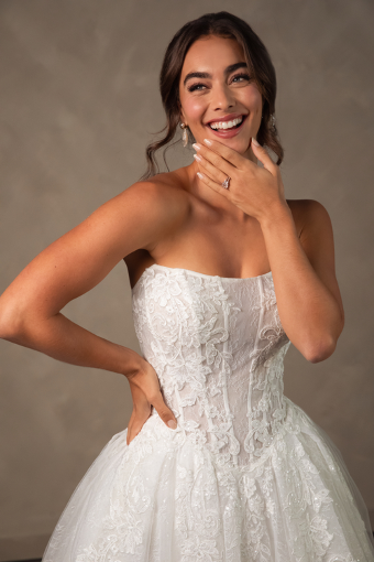 Essense of Australia #D4553 #6 default (IVR) Ivory thumbnail