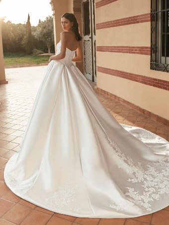 Blue By Enzoani #Ulani - M #2 All Ivory thumbnail