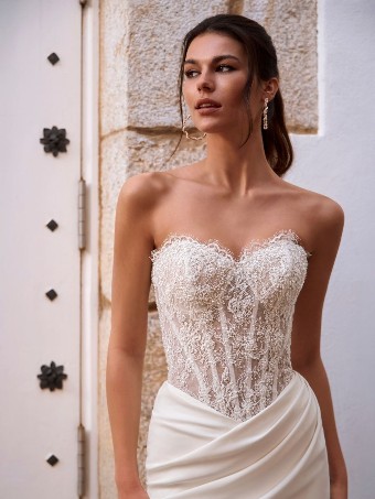 Love #Fosira #1 Ivory/Ivory thumbnail