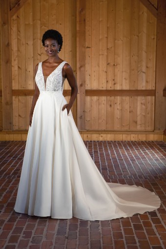 Essense of Australia #D3640 #0 default (IV-PL) Ivory Gown w Porcelain Tulle Plunge thumbnail