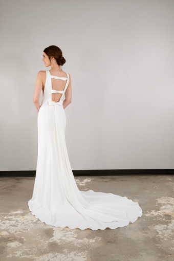 Essense of Australia #D3901 #1 (IV-PL) Ivory Gown w Porcelain Tulle Side Plunge thumbnail