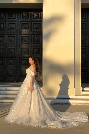 Essense of Australia #D3414IQ #0 default (IVBC-PL) Ivory Lace & Tulle ov Biscotti Gown w Porcelain Tulle Plunge thumbnail
