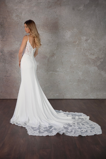 Essense of Australia #D4181 #1 (IVIV-PL) IVORY GOWN W PORCELAIN TULLE PLUNGE thumbnail