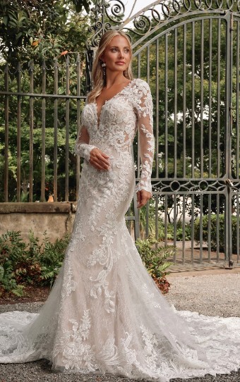Essense of Australia #D4213 #0 default (IVIV-PL) Ivory Lace & Tulle over Ivory Gown w Porcelain Tulle Plunge thumbnail